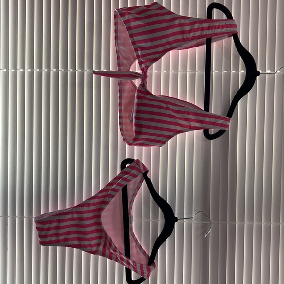 Pink and white 2 piece - Picture 3 of 3